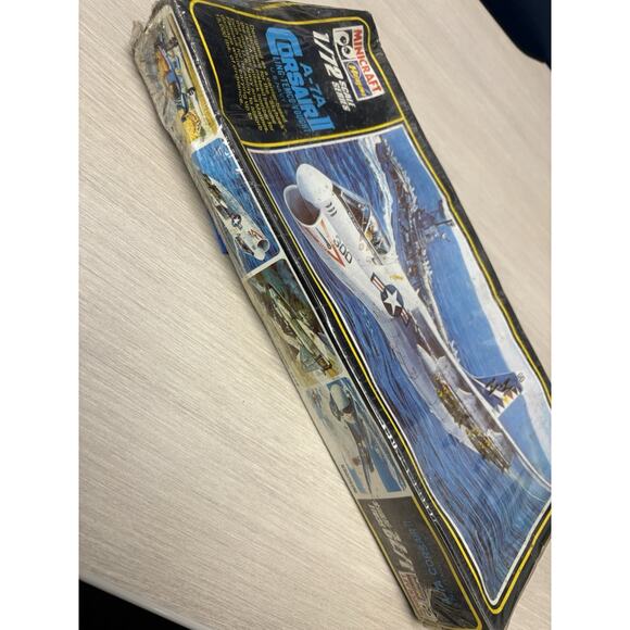 Hasegawa 1/72 A-7A Corsair II Vintage Model Kit Minicraft CV JD NEW - Picture 5 of 5